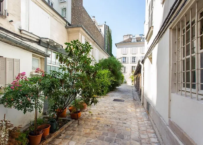Cmg Invalides - Sevres