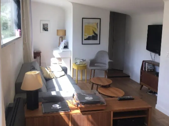 Apartment With Terrace Near Invalides