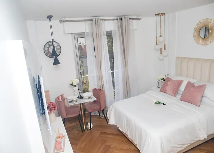 Paris\' Premium Romantic Studio