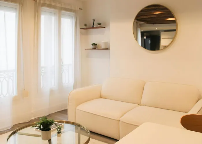 Lovely 51 M Nest In The Heart Of Paris