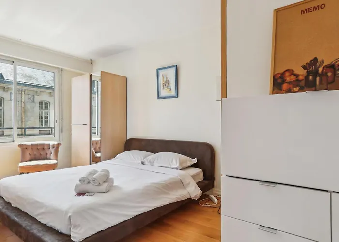Trocadero & Arc De Triomphe With Balcony - Cityapartmentstay