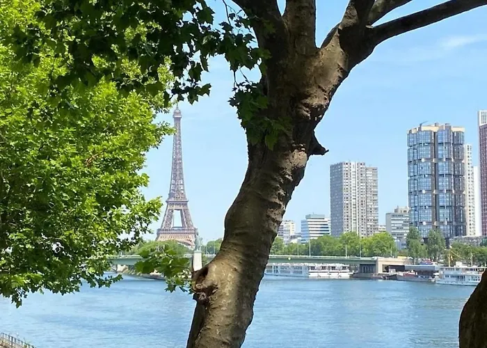 Paris Tour Eiffel Mirabeau