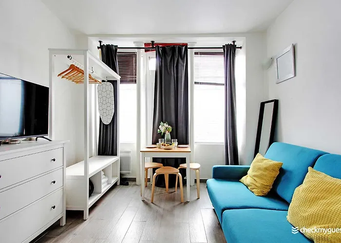 A Parisian Experience For 2 - Place De Clichy