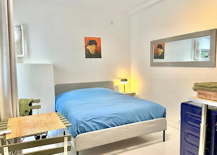 Comfortable Studio Near Marais Aboukir