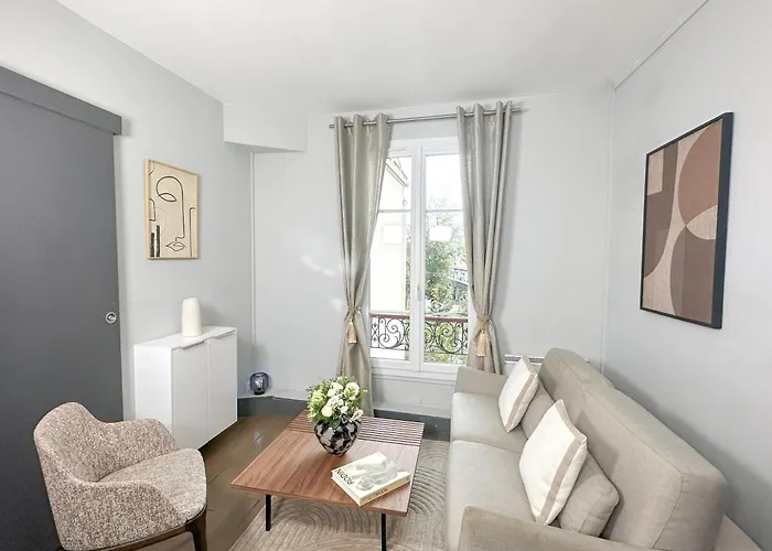 Stunning Apartment Near Eiffel Tower
