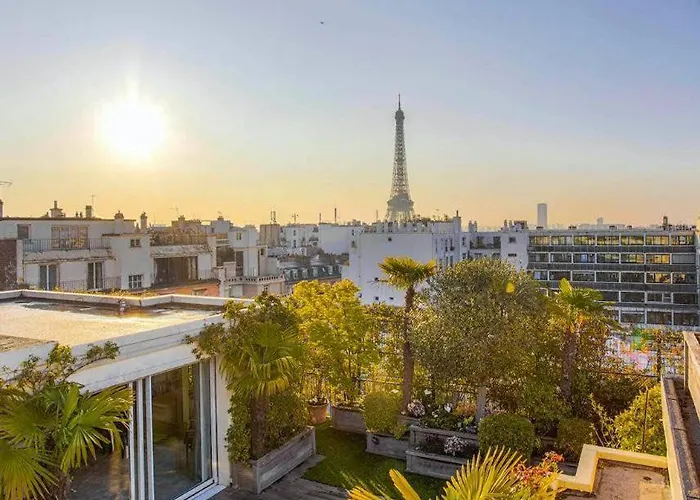 Paris Trocadero De Luxe