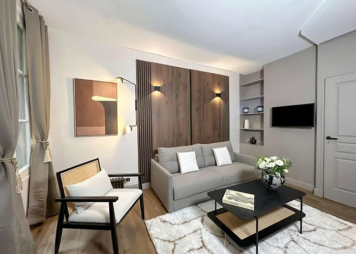 Unique Apartment At The Paris Bourse