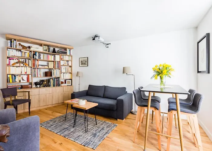 Veeve - A La Mode Retreat By The Seine