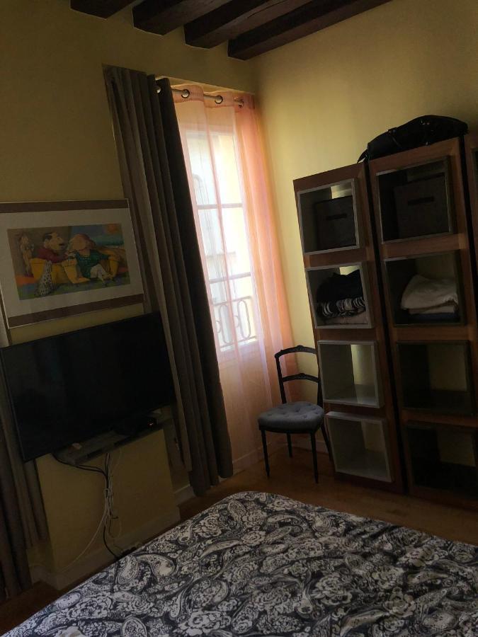 With Terrace In Center - Montorgueil District Appartement