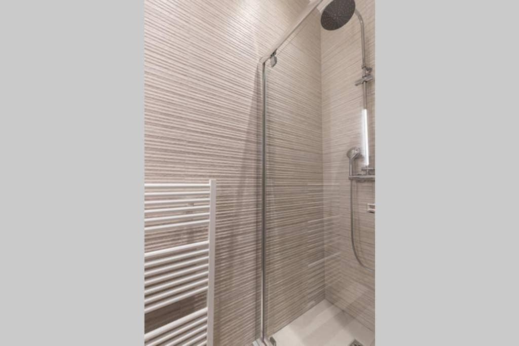 Hsh Amsterdam St-lazare Luxury & Design 6p-2br Paris
