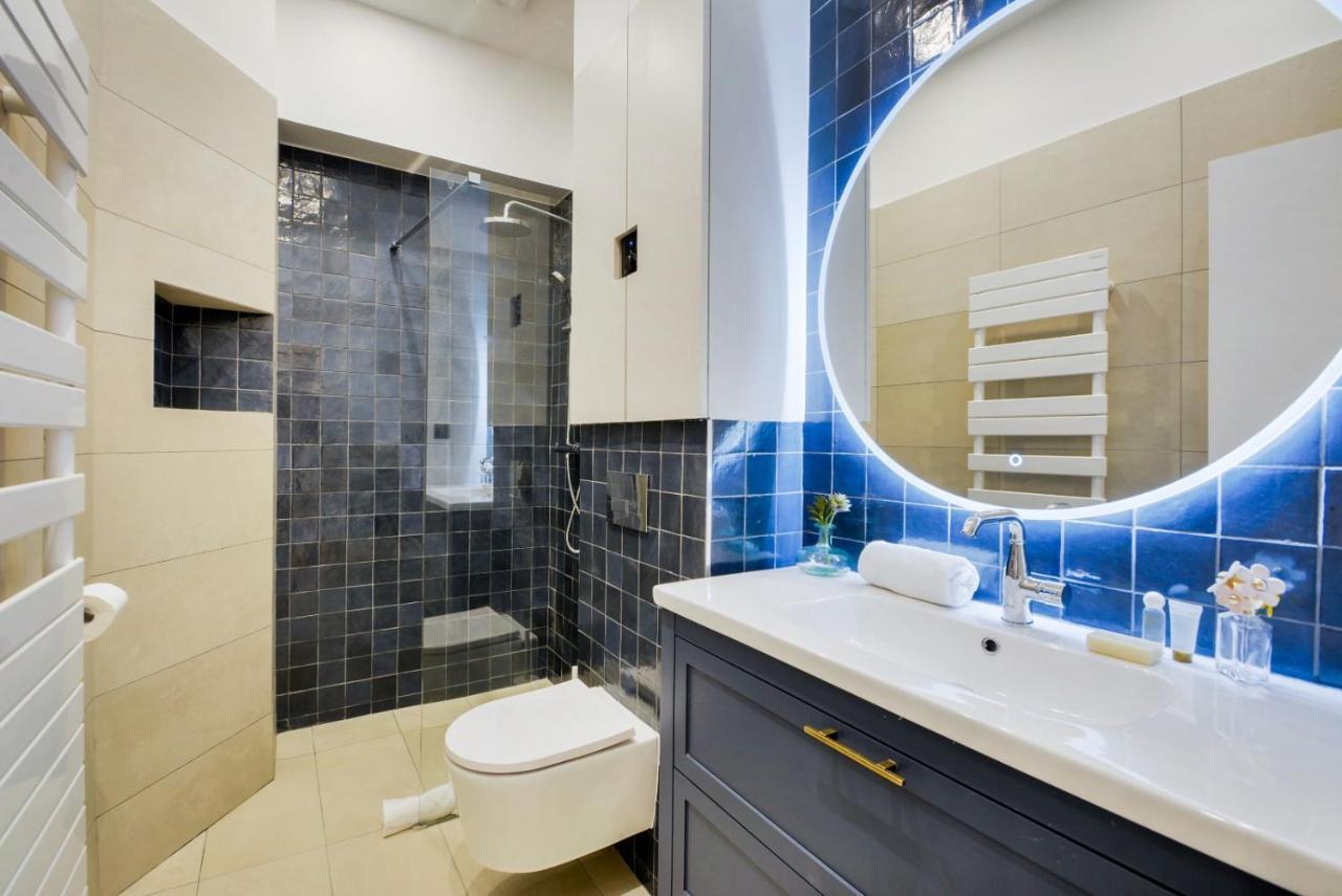 New And Renovated Amazing Flat In Heart Of