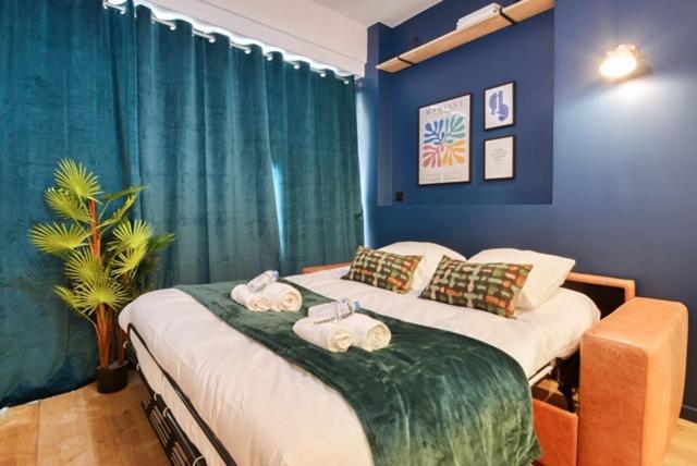 New And Renovated Amazing Flat In Heart Of Apartment *