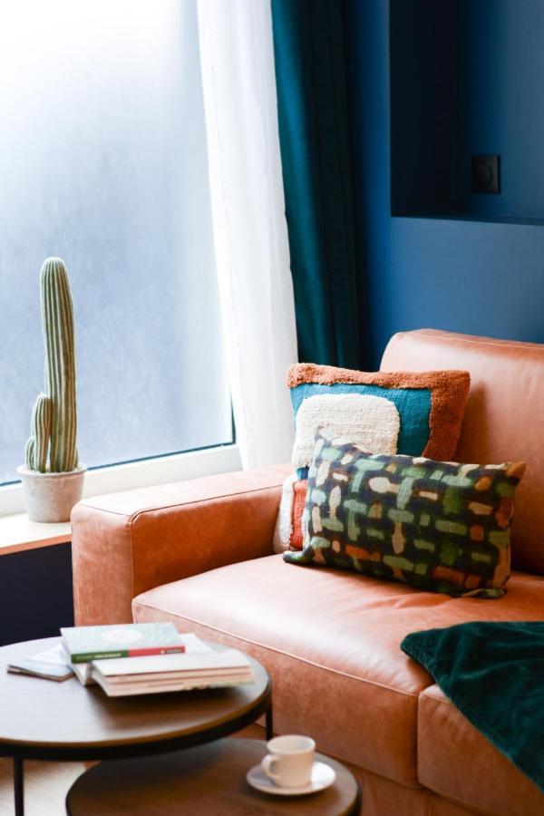 New And Renovated Amazing Flat In Heart Of Apartment *