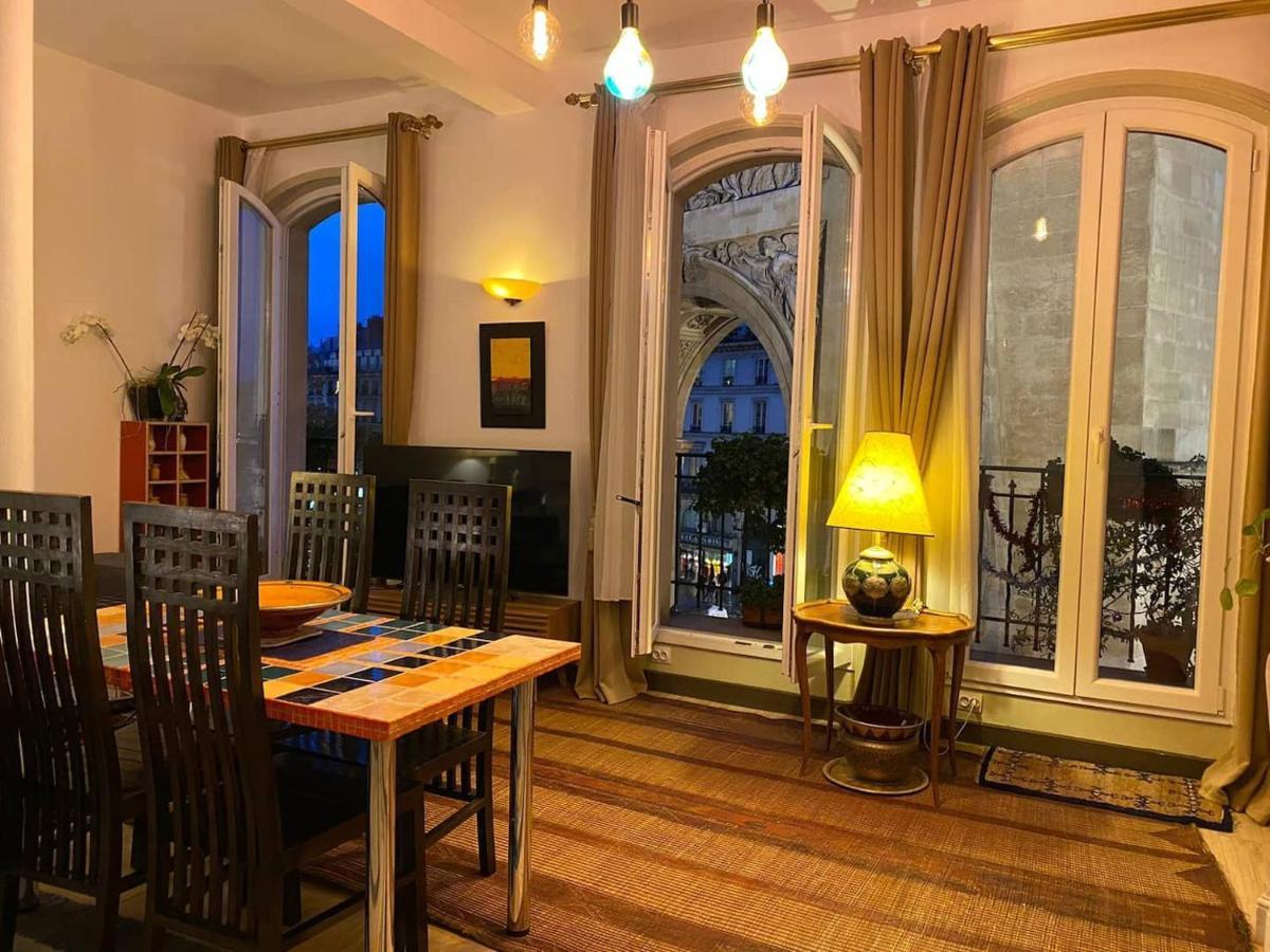 Apartment Romantic In Paris