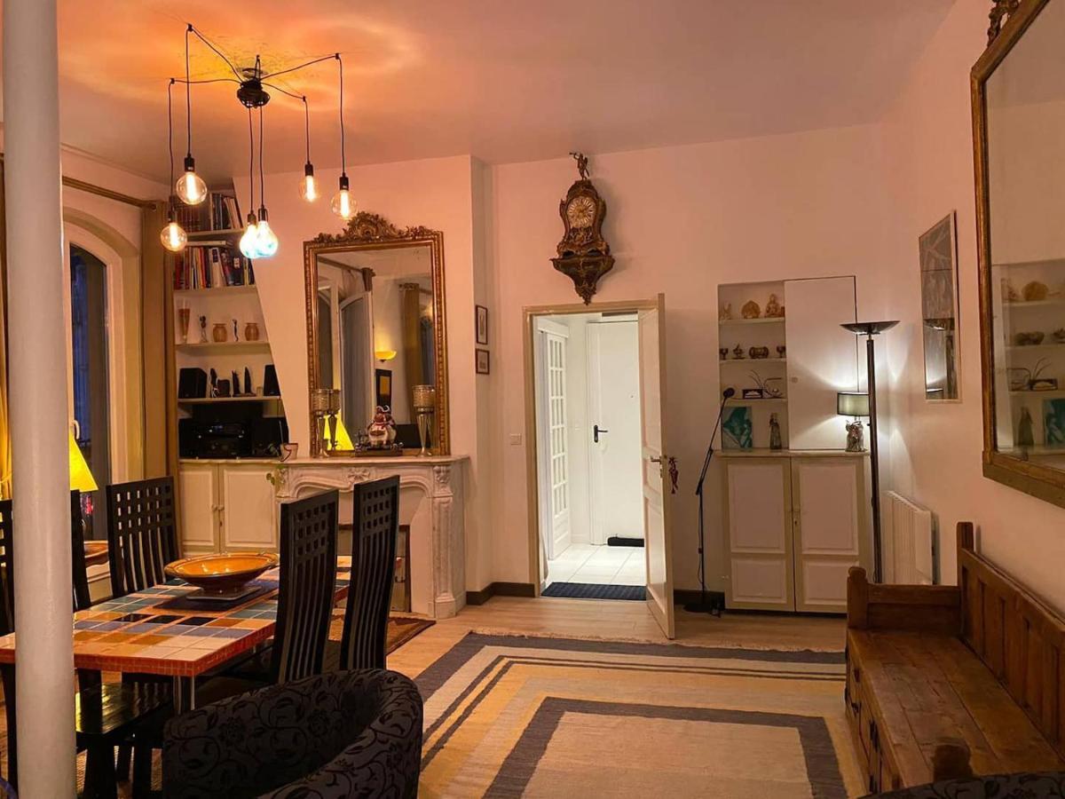 Apartment Romantic In *