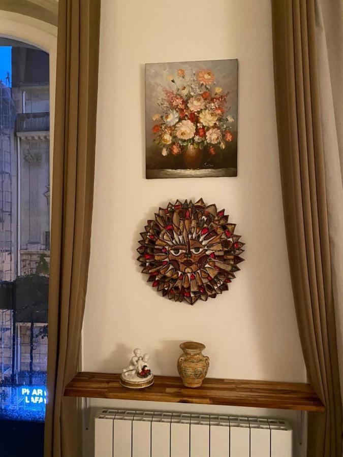 Apartment Romantic In Paris