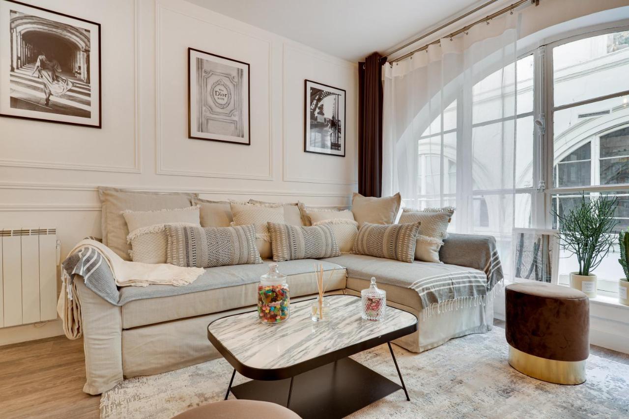 Stunning Historical Parisian Flat - Louvre Area *