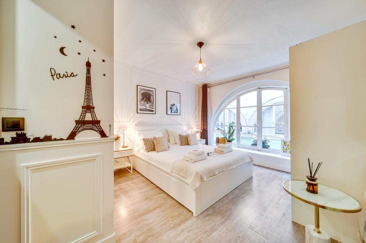 Stunning Historical Parisian Flat - Louvre Area