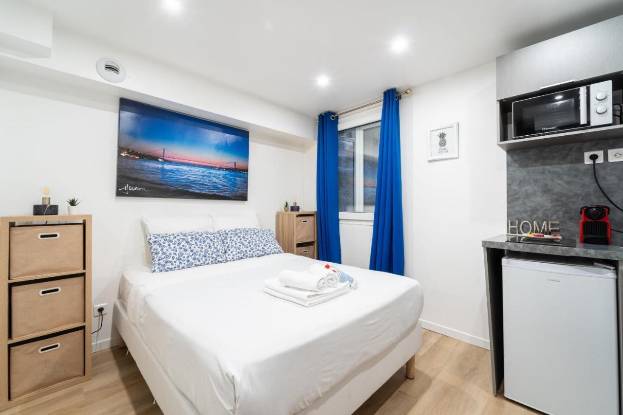 X Beautiful Studio In 8th Ii * Paris