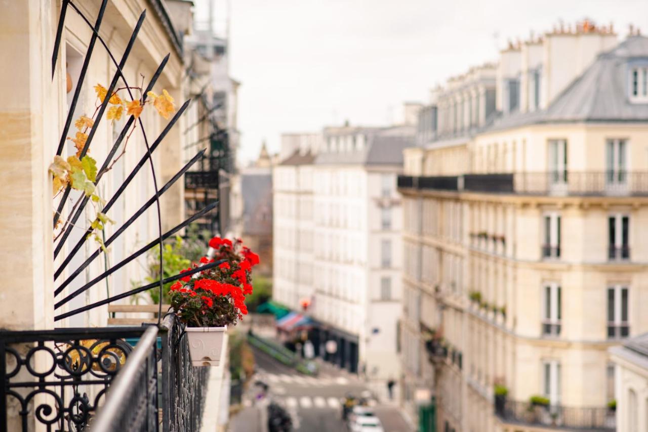 Hotel Jardin De Cluny 4*