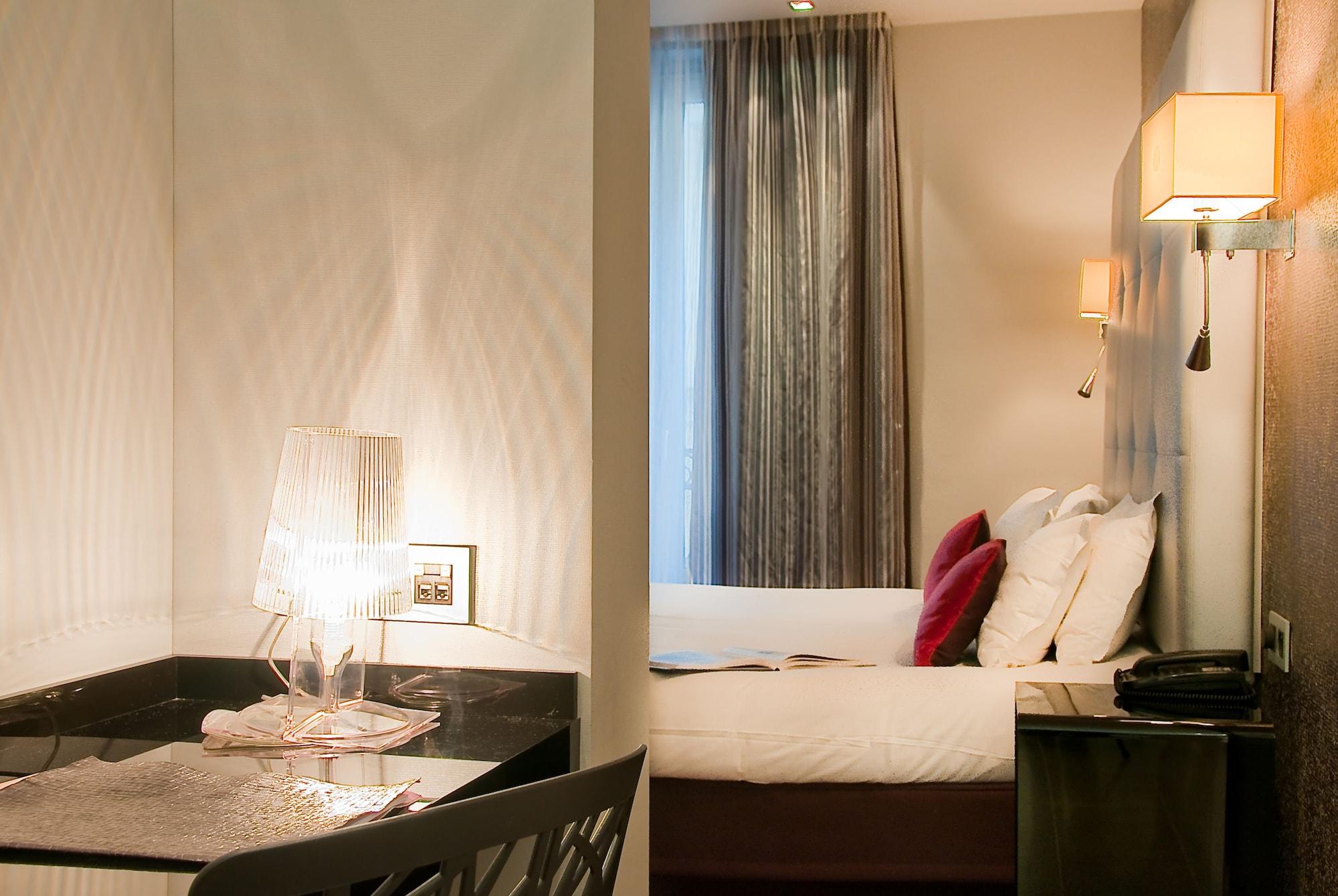 Opera Marigny Hotel 4*