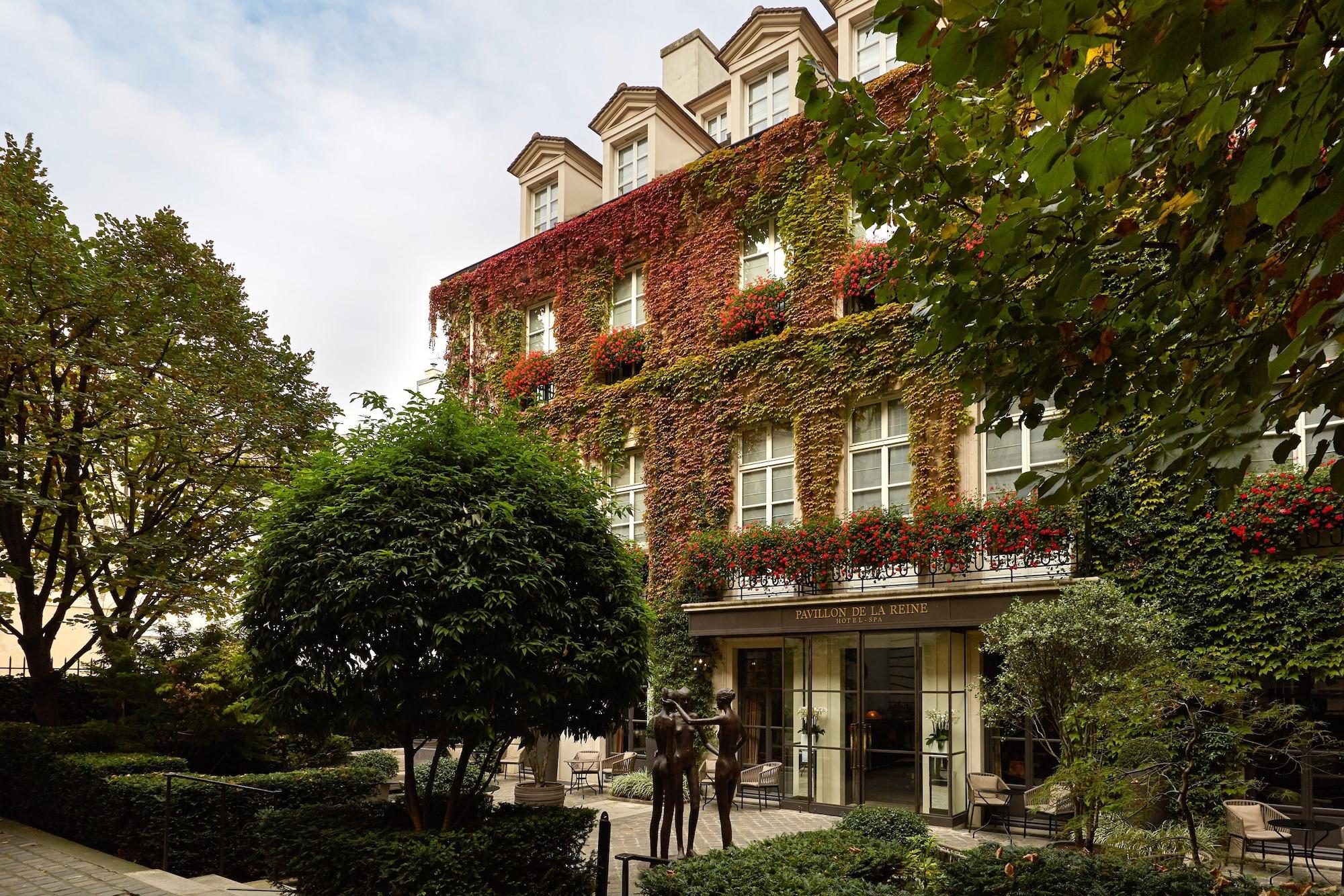 Hotel Le Pavillon De La Reine & Spa, Place Des Vosges Paris
