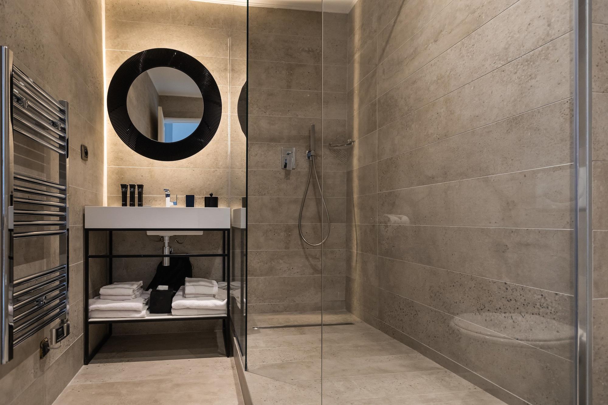 & Le Regent Aparthotel