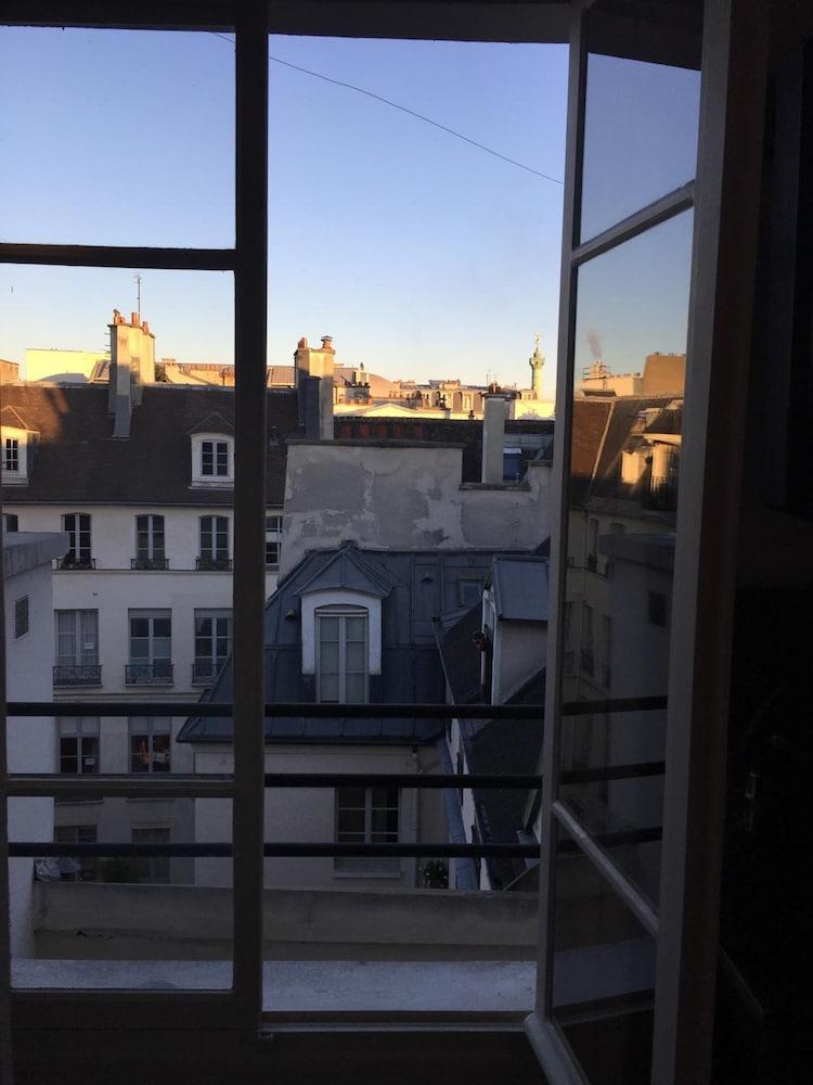 Boutique De La Place Des Vosges Hotel Paris