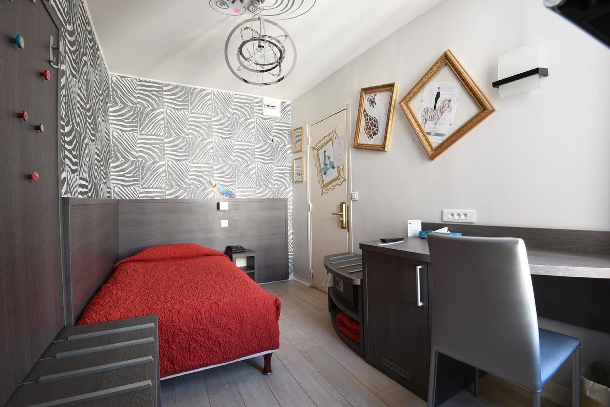 Amelie Hotel 2*