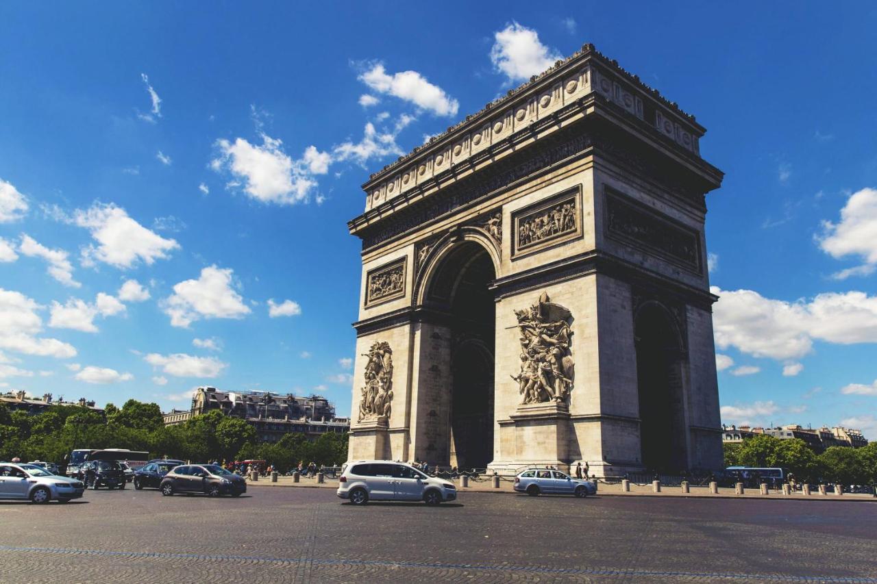 1607b - Wonderful With Terrace On Garden Appartement Paris