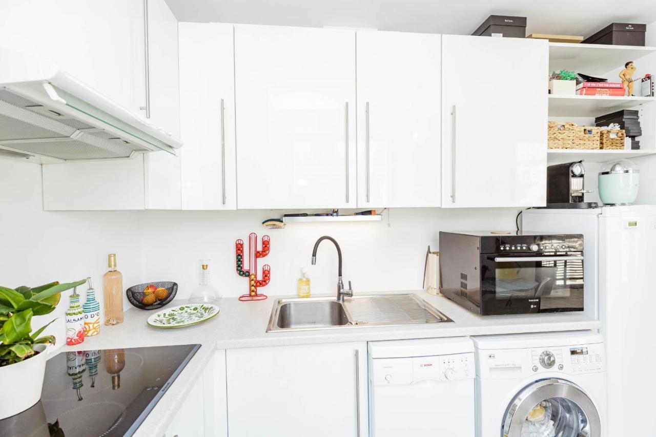 Bright 37m For 2 With Balcony In Paris! Paris