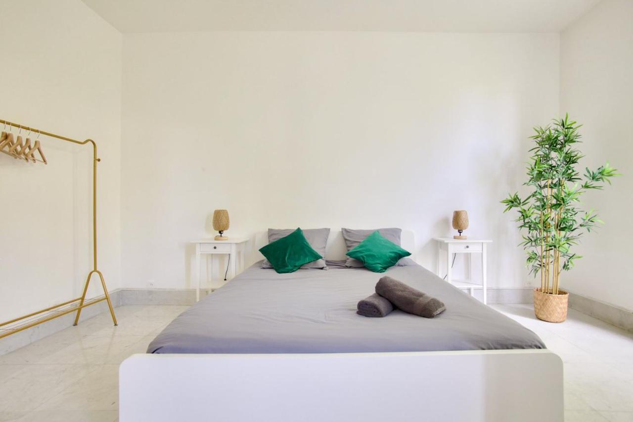 2 Bedrooms Tour Eiffel Rapp * Paris