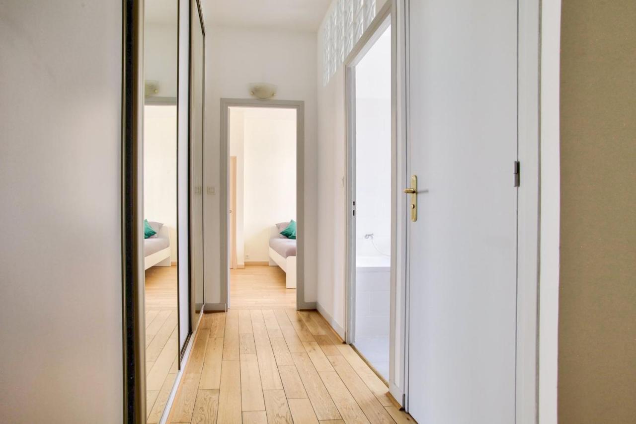 2 Bedrooms Tour Eiffel Rapp Paris