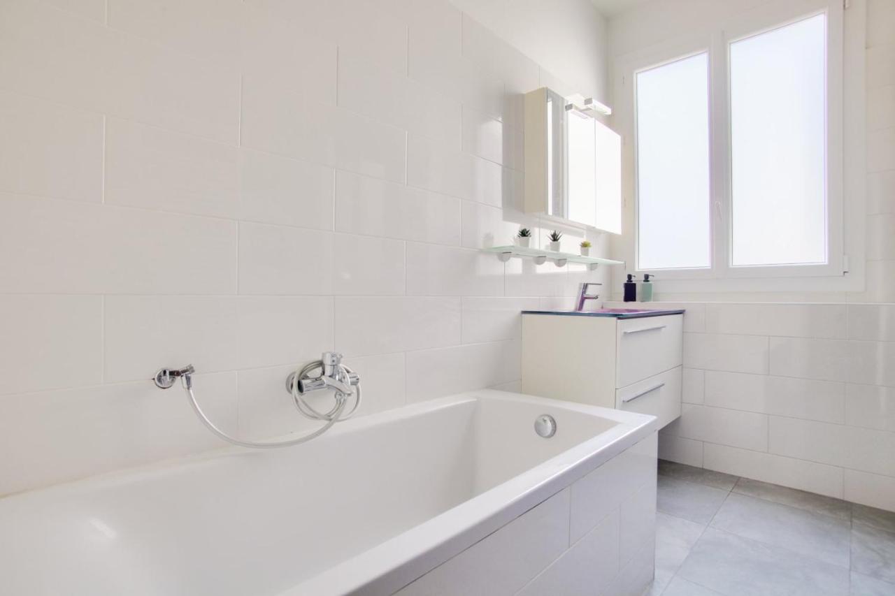 2 Bedrooms Tour Eiffel Rapp *