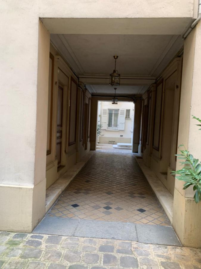 - Champs Elysees - Arc De Triomphe Apartment *