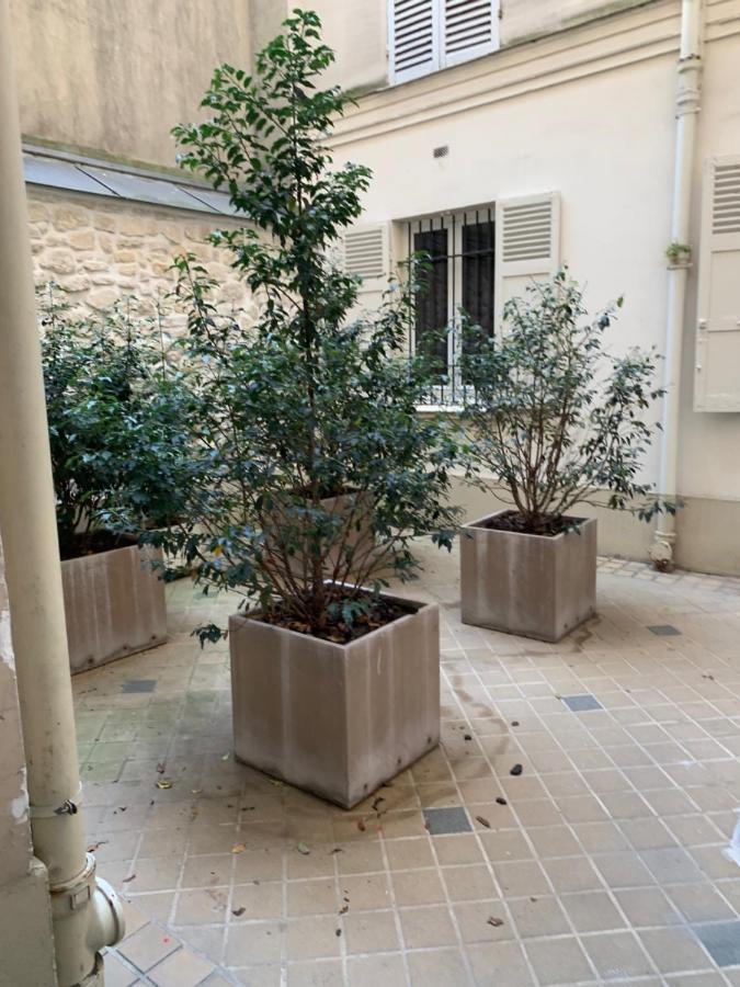 - Champs Elysees - Arc De Triomphe Apartment *
