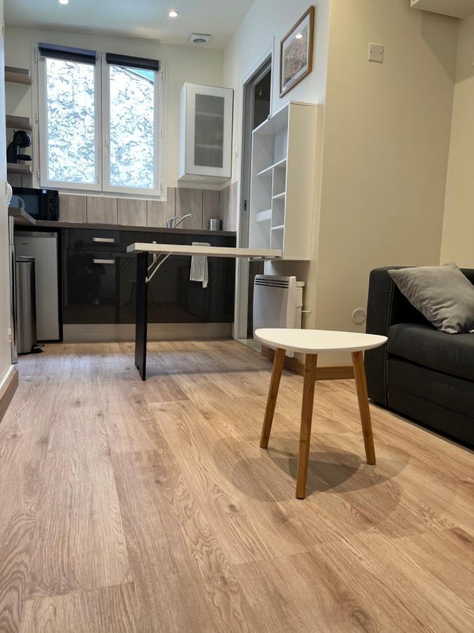 Apartamento Studio Neuf Entierement Equipe Et Bien Situe. *