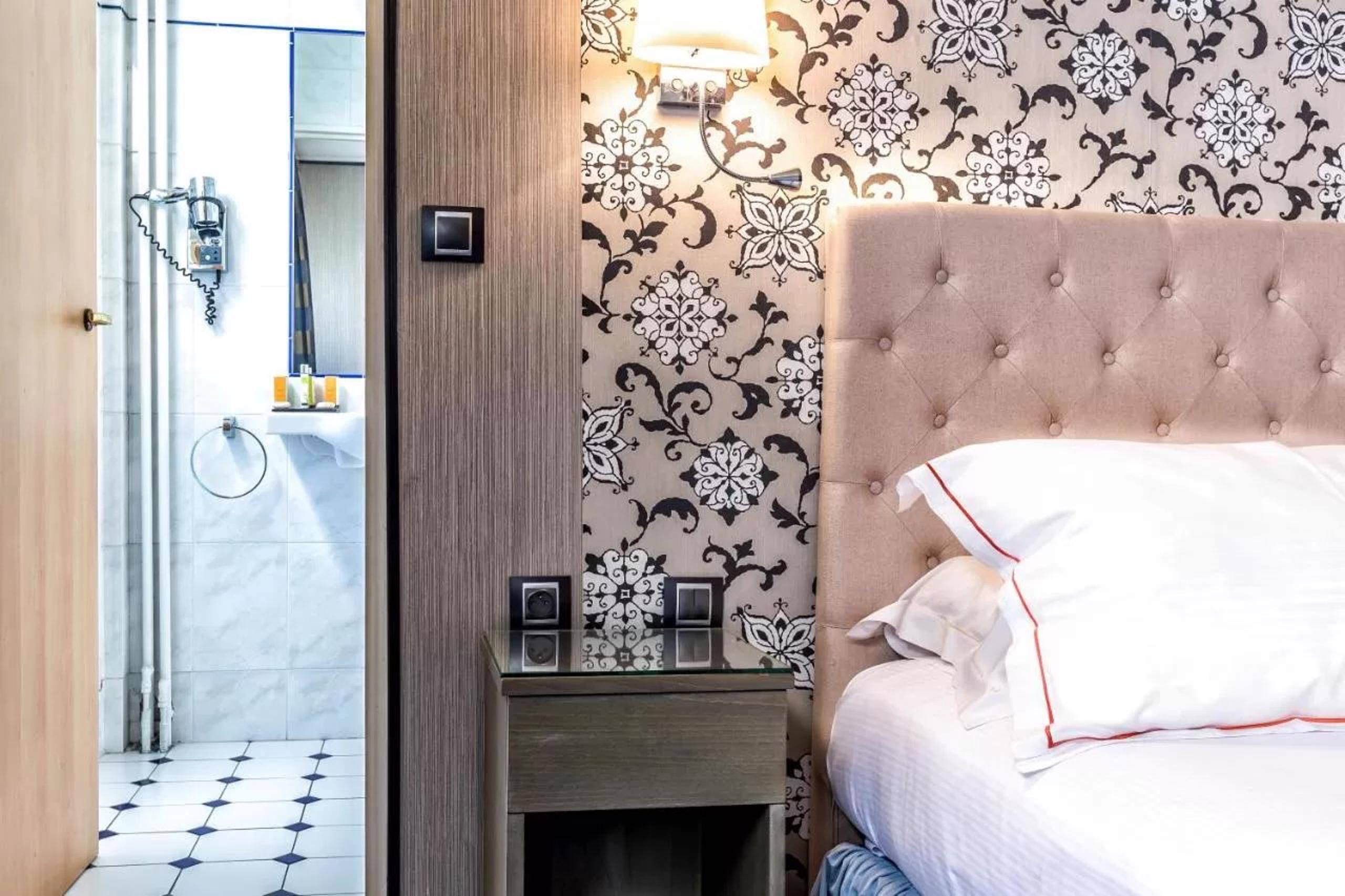 Regence Hotel Paris