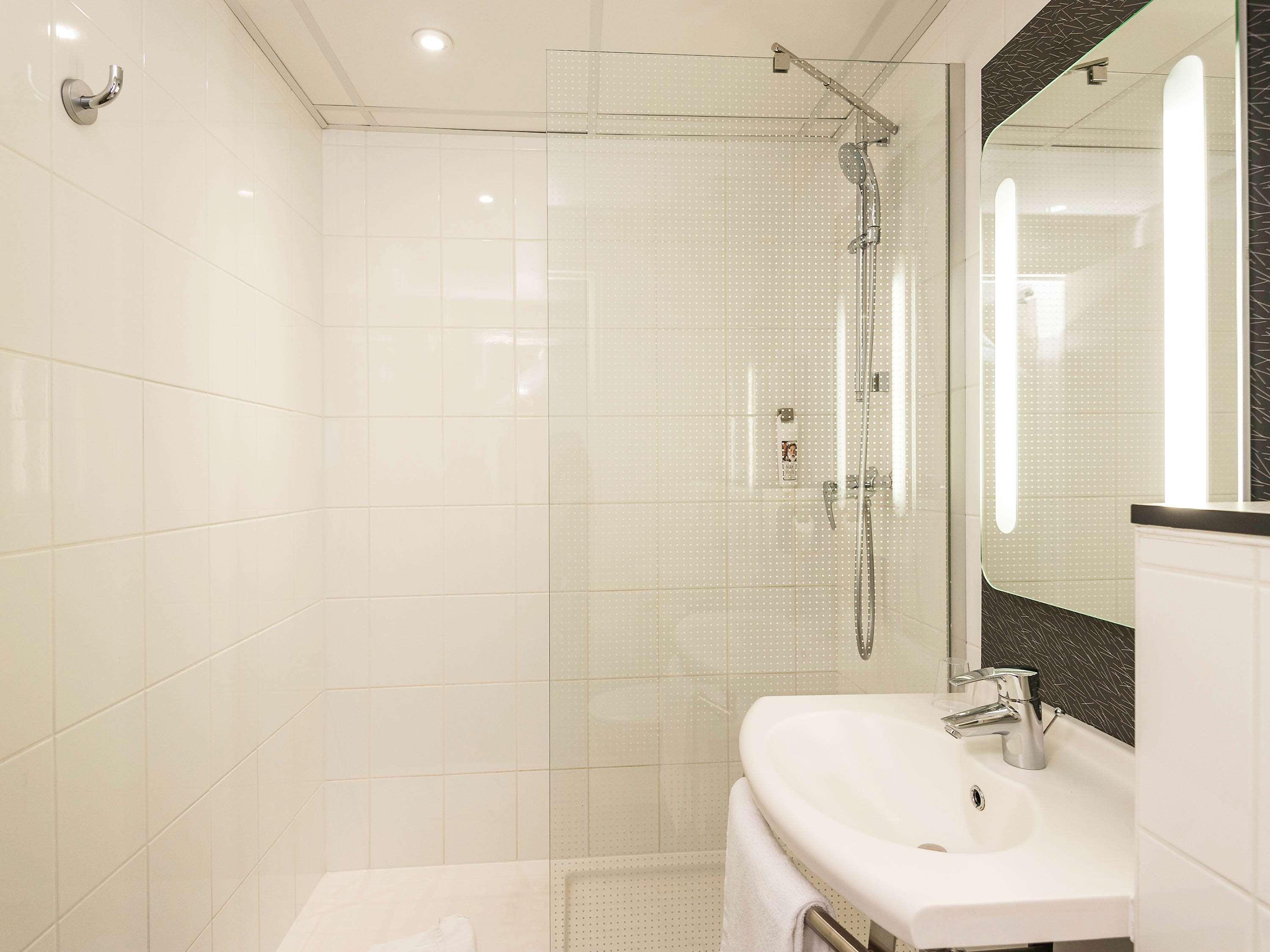 Ibis Vaugirard Porte De Versailles Paris