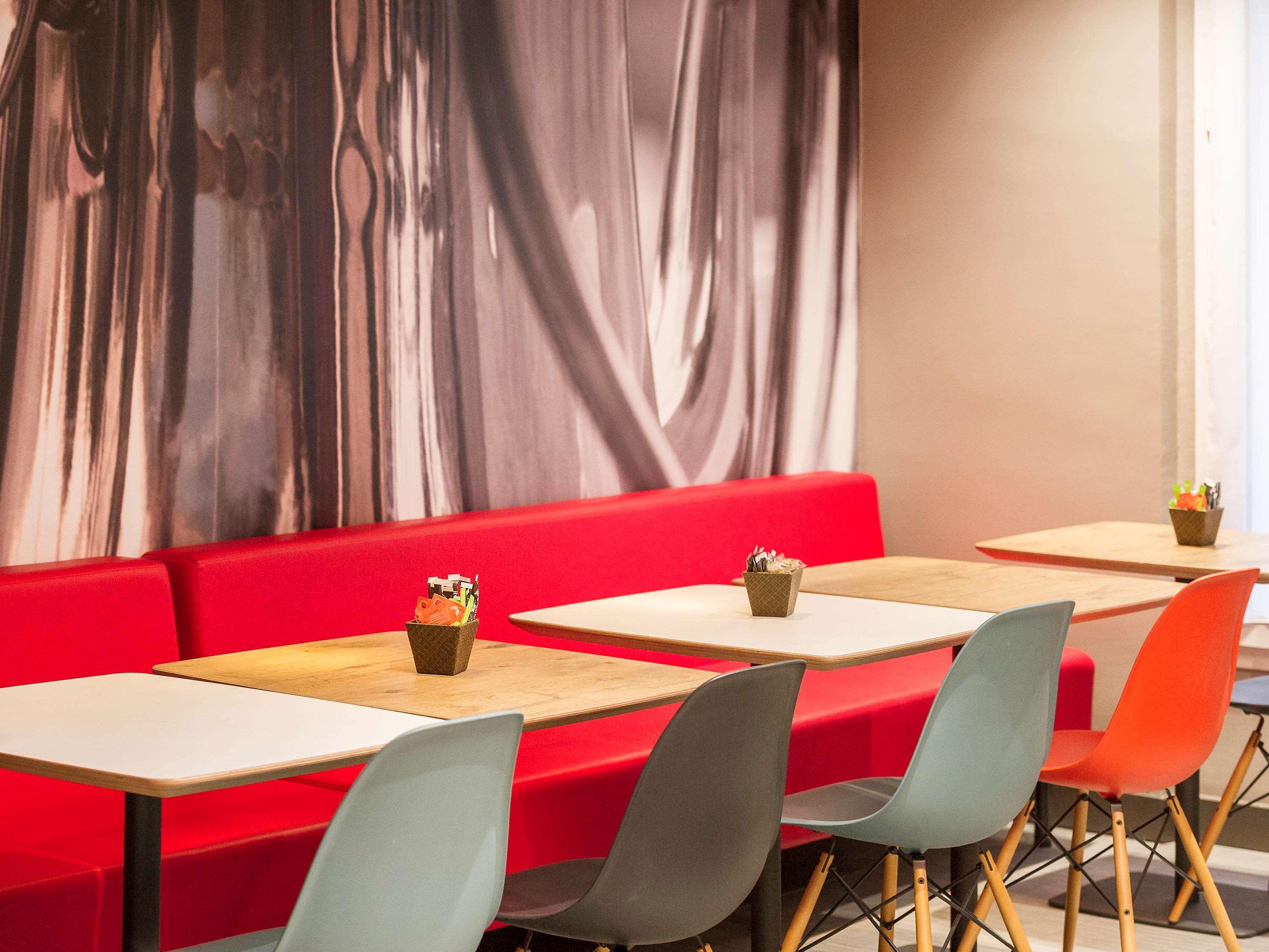 Ibis Vaugirard Porte De Versailles Paris