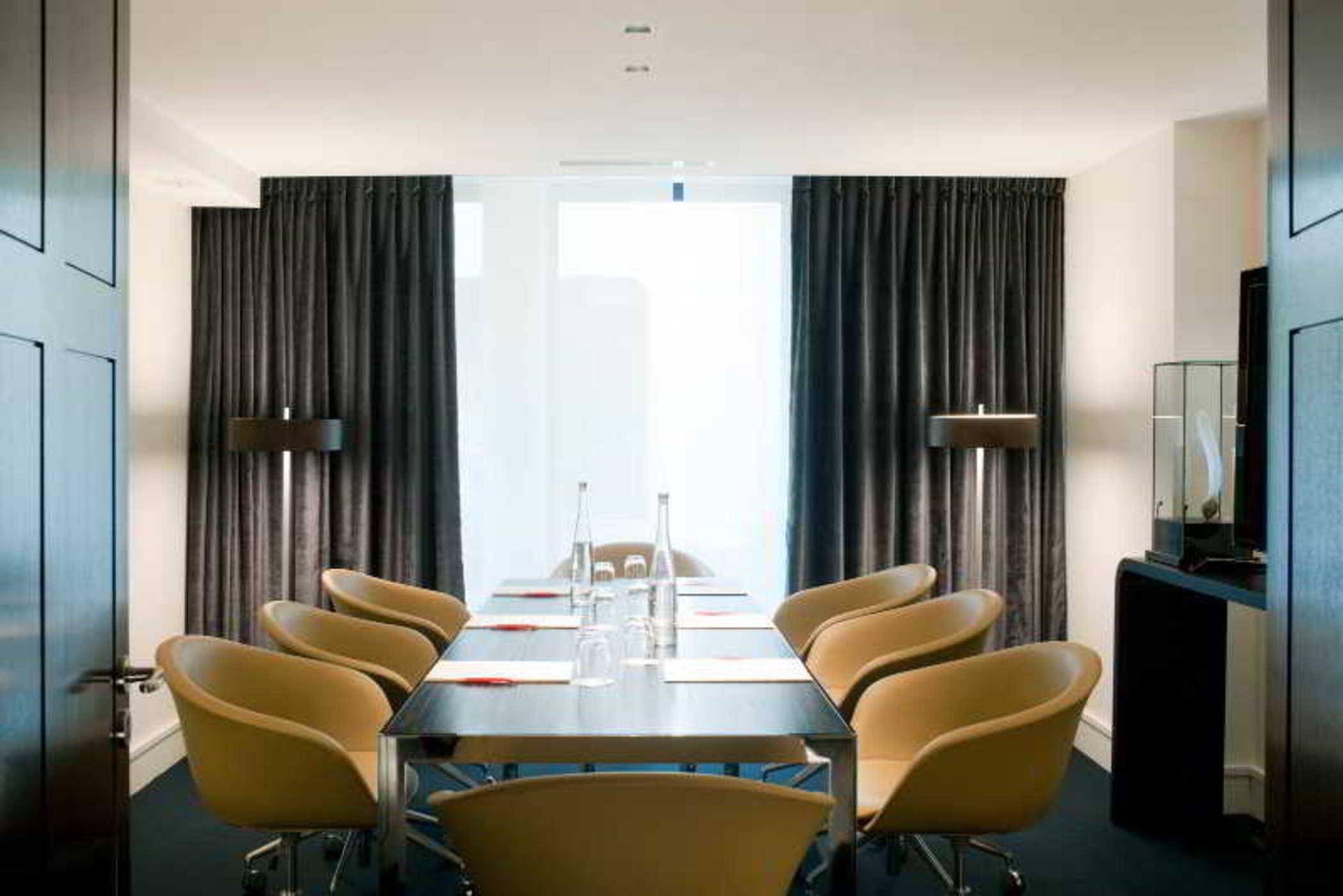 Beauchamps Hotel