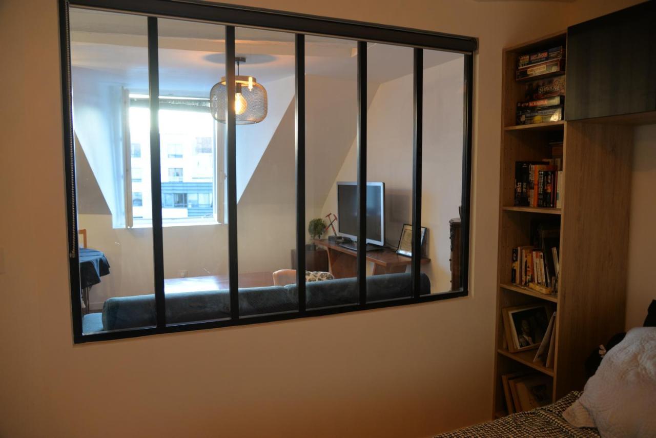 Martyrs Apartment Paris