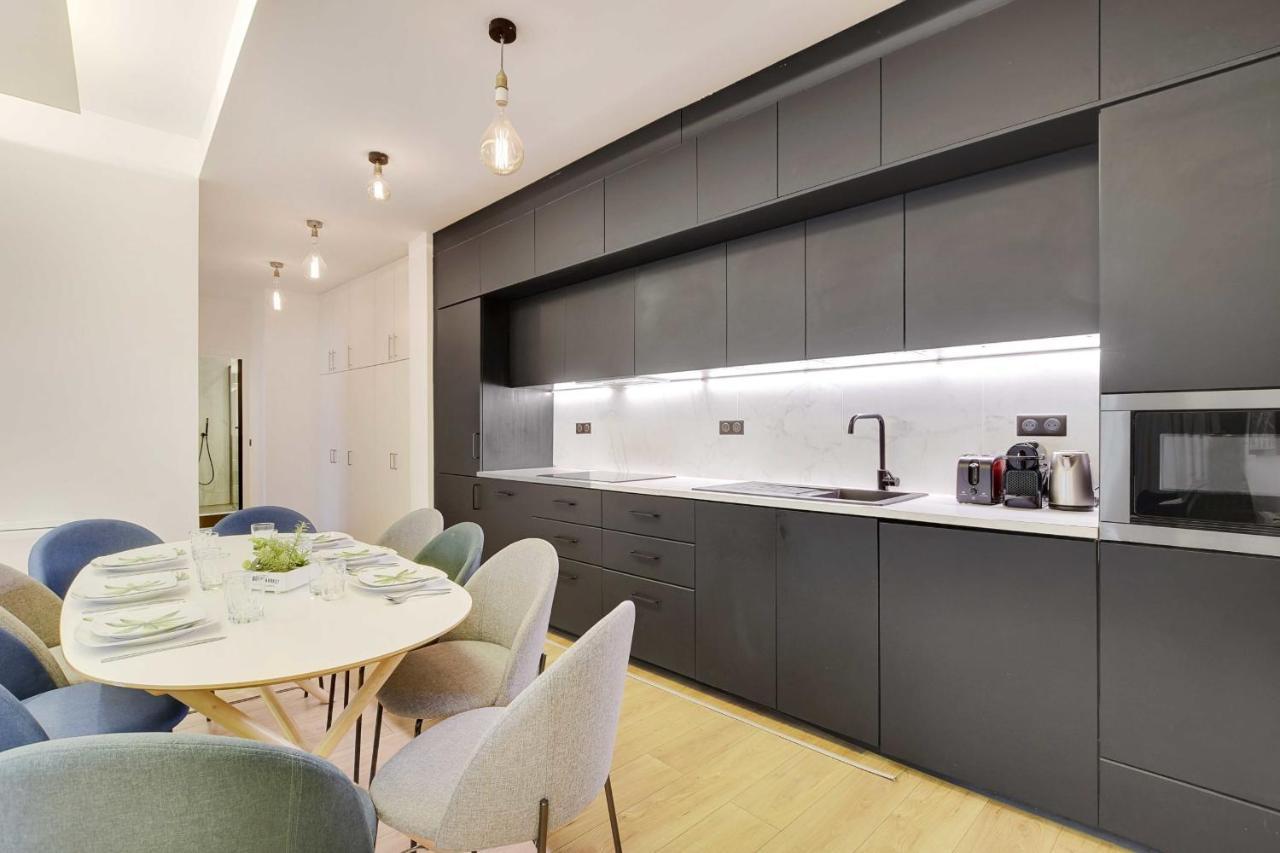 Spacious - 2b-10p - Ac - Marais Apartment
