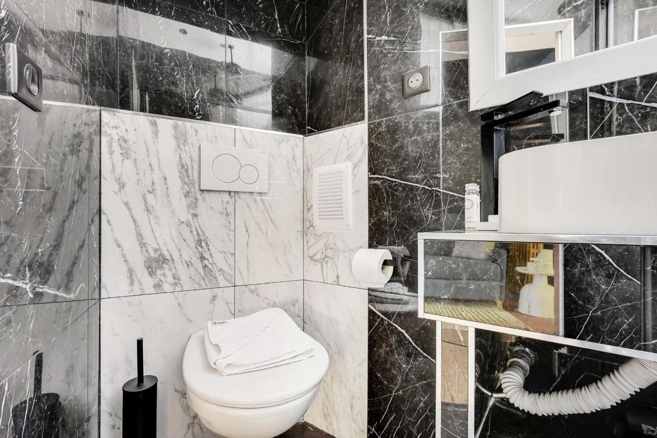 Apartment Spacious - 2b-10p - Ac - Marais