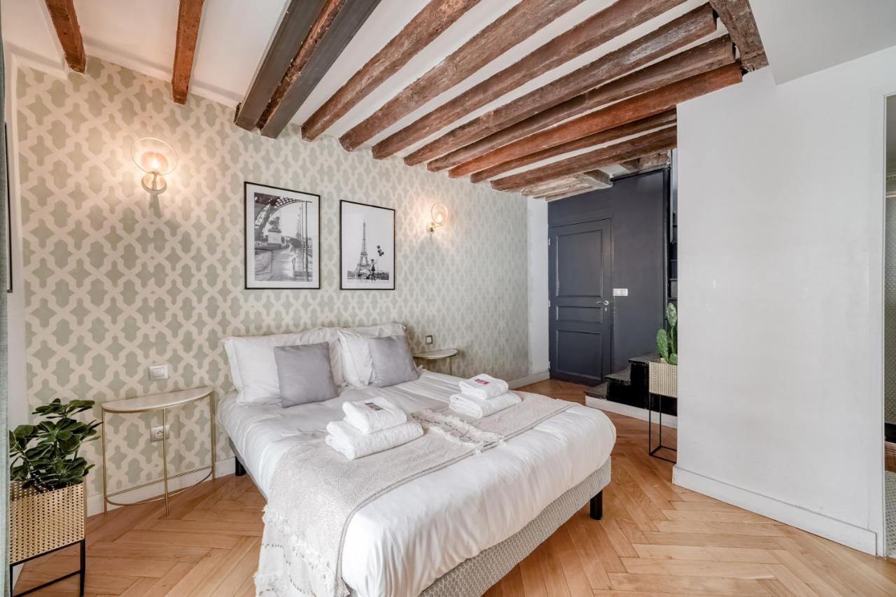 Ultra Historical Parisian Flat - Louvre Apartamento Paris
