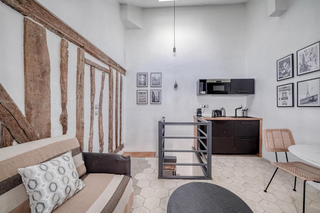 Ultra Historical Parisian Flat - Louvre Apartamento Paris