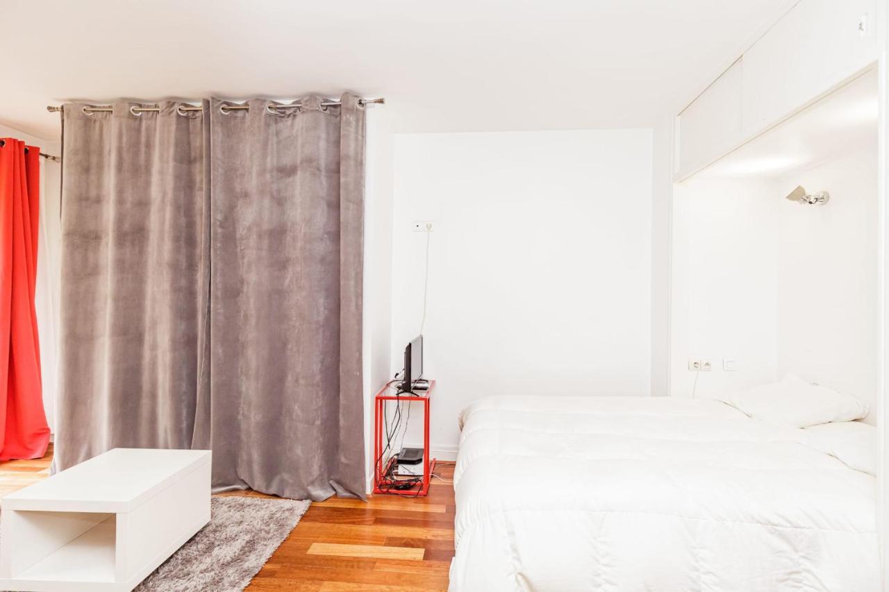 Apartamento A Cosy Nest With A Balcony Near The Seine