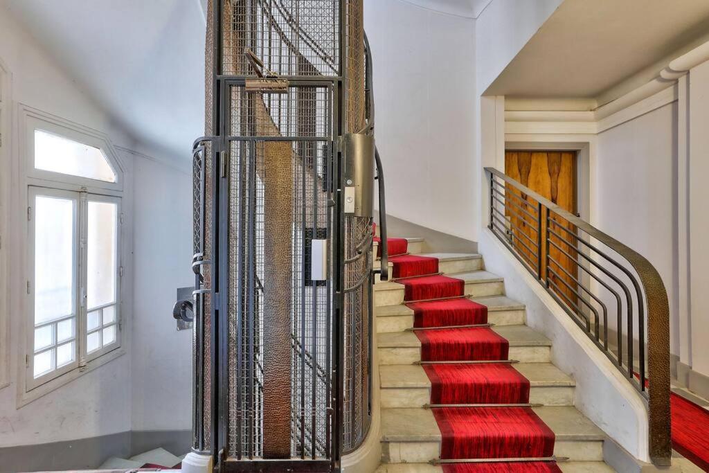 Apartment Renovated Modern 1 Bedroom Porte Maillot