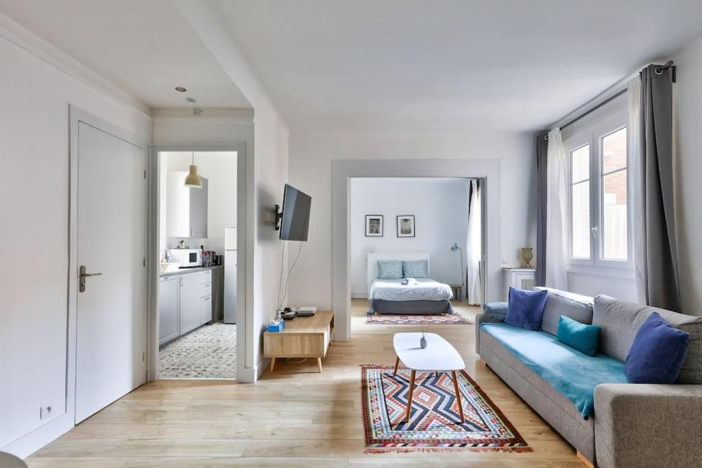 Apartment Renovated Modern 1 Bedroom Porte Maillot Paris