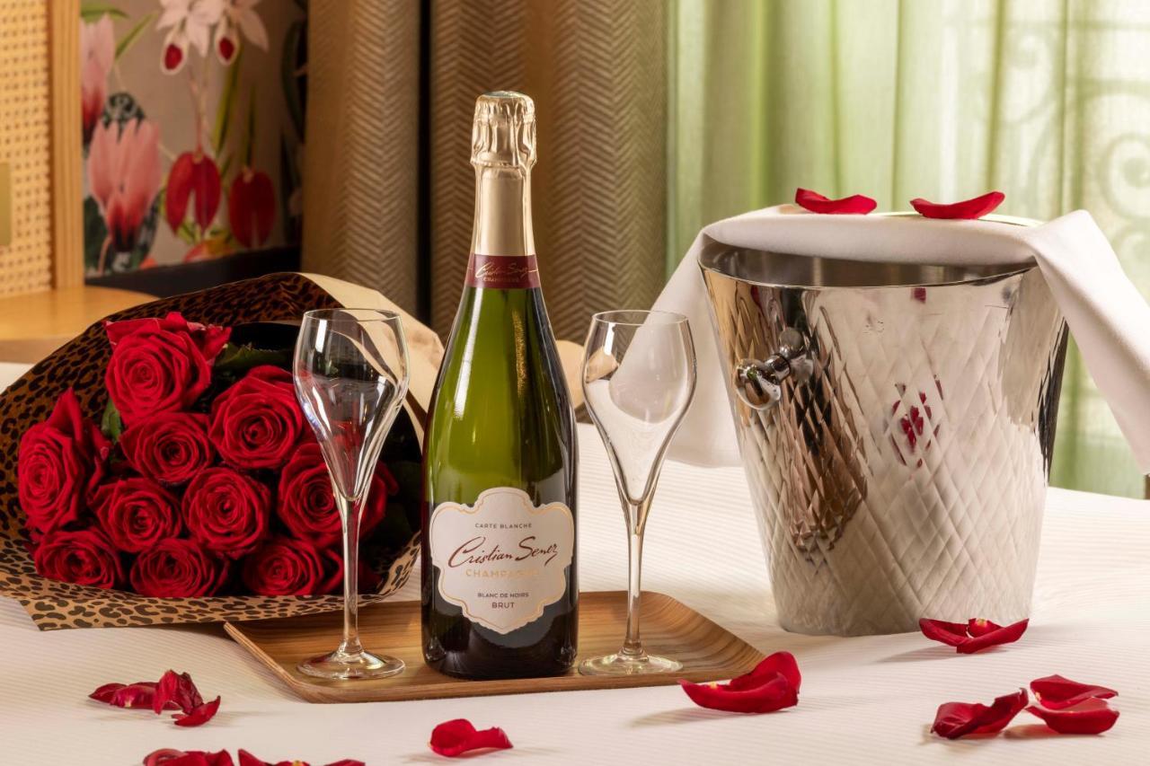 Hotel Jardin De Cluny 4*